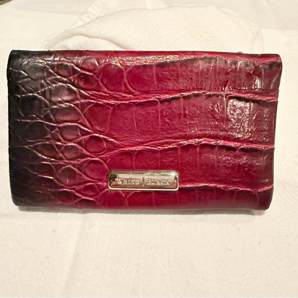 Vintage Ombré White House Black Market Patent Leather Croc Clutch Wallet Red